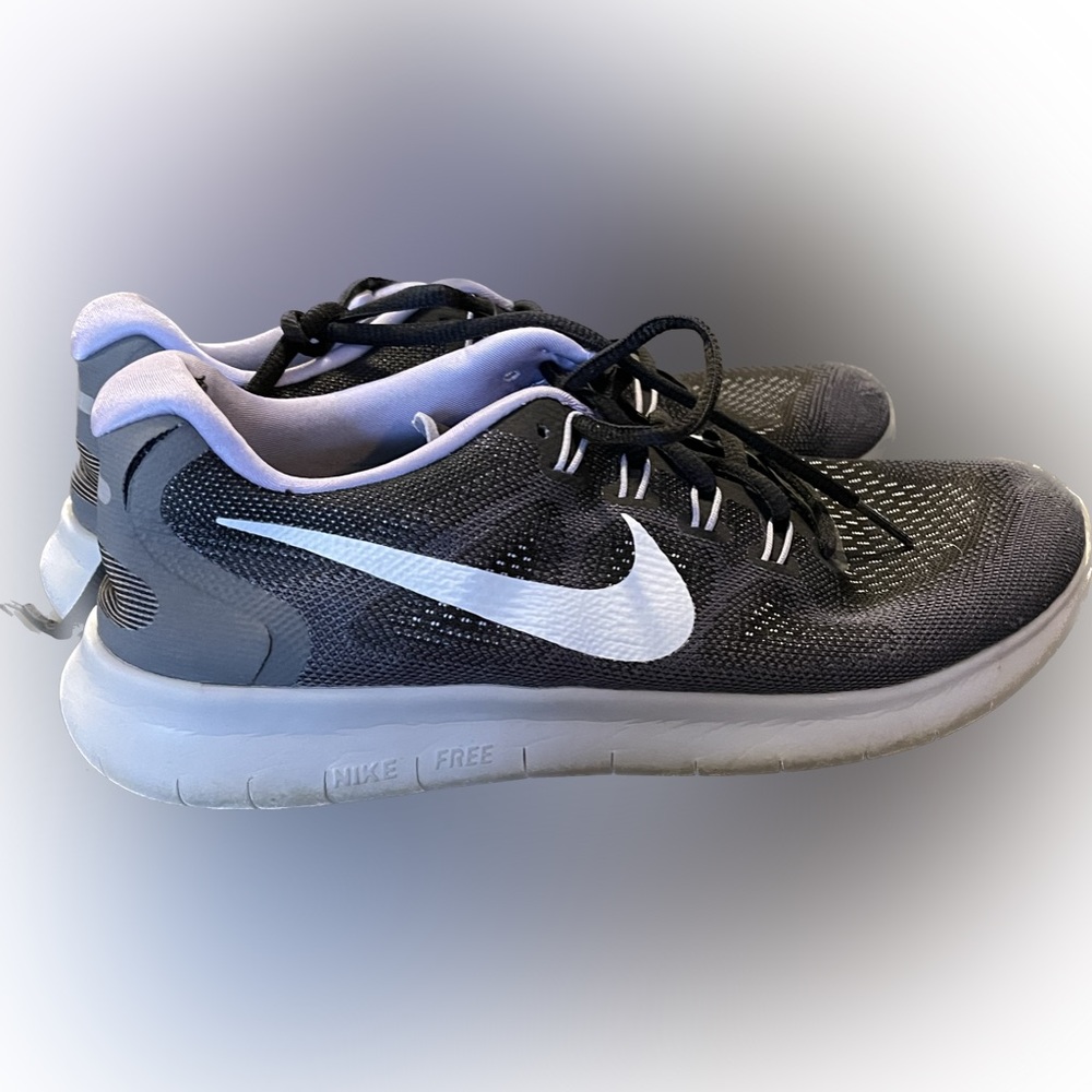 Women’s Nike Free Run Size 9 Shoes